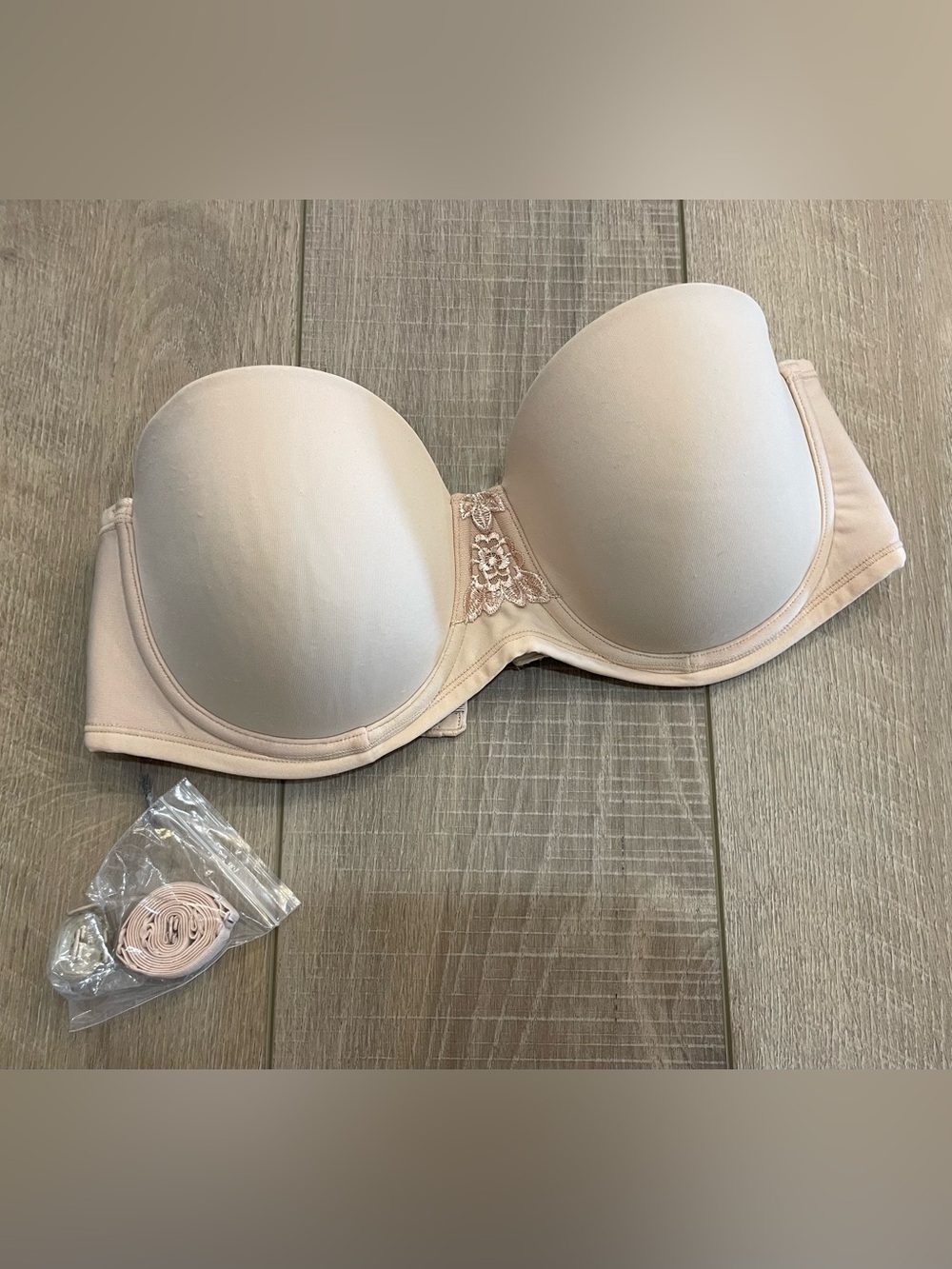 Vanity Fair Strapless Molded Bandeau Bra in Light Nude